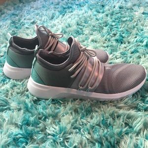 Fabletics tennis shoes
